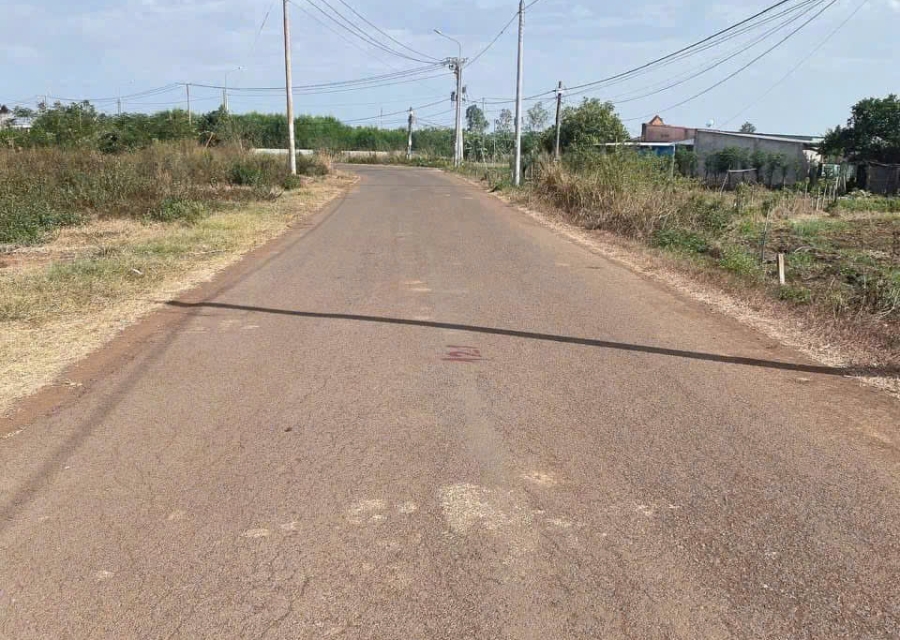 Bán Đất cách quốc lộ 1A chỉ 4 km  